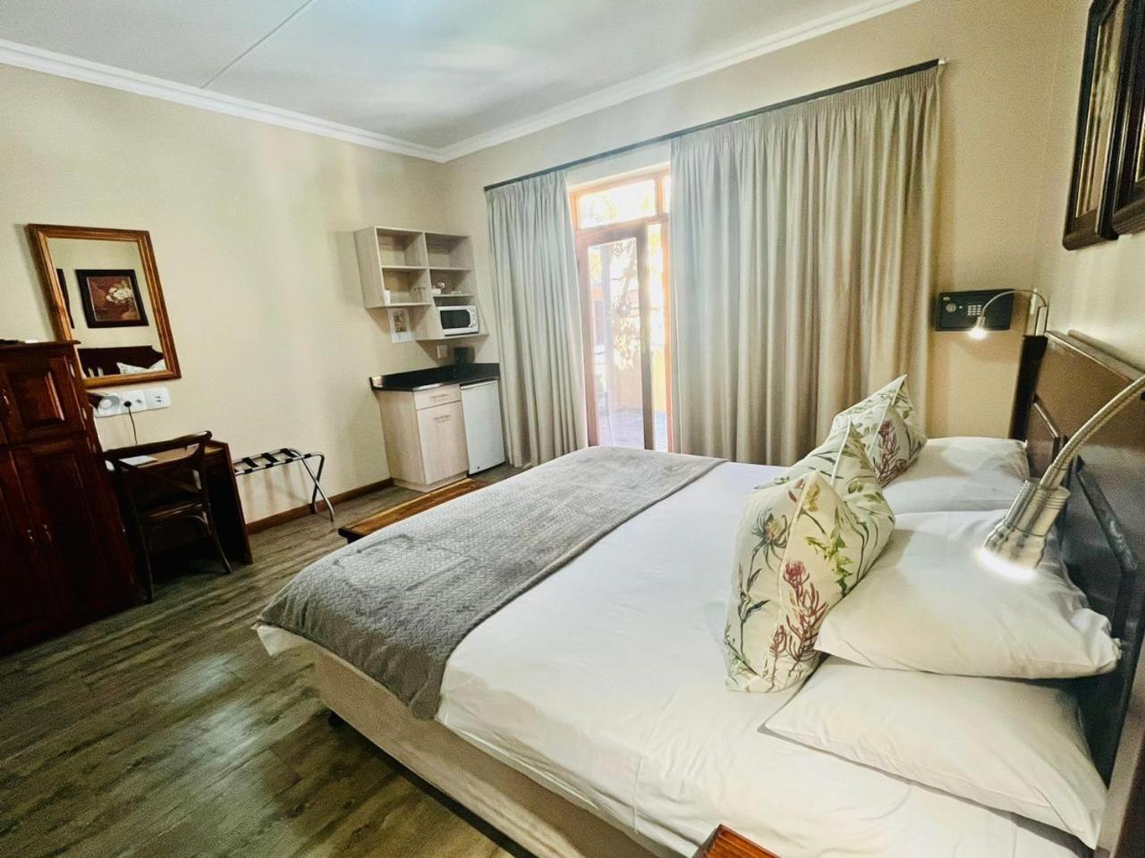 17 On Bird Guest House 博福特西 外观 照片