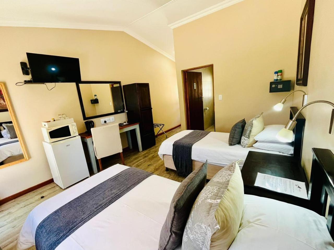 17 On Bird Guest House 博福特西 外观 照片