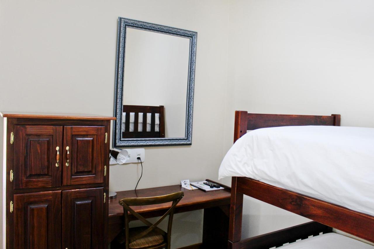 17 On Bird Guest House 博福特西 外观 照片