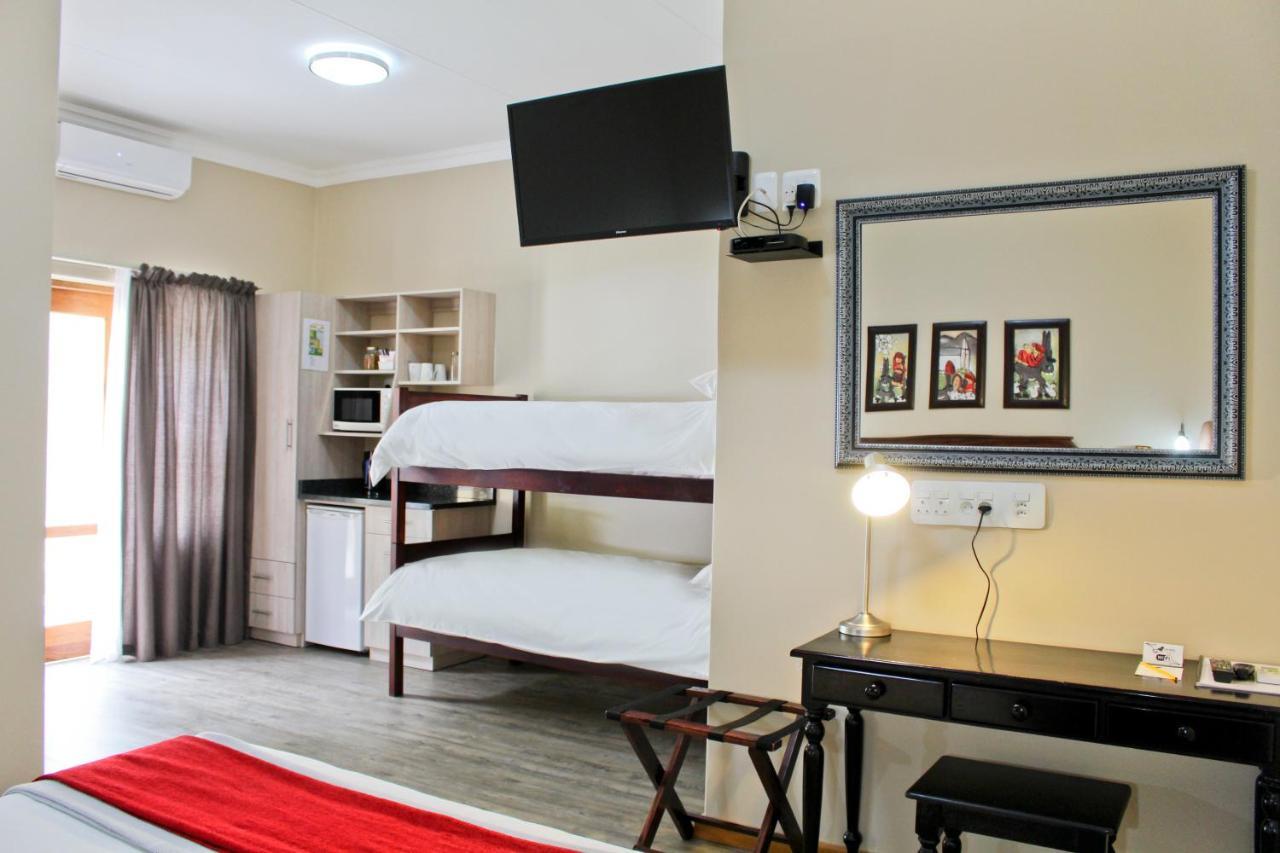 17 On Bird Guest House 博福特西 外观 照片
