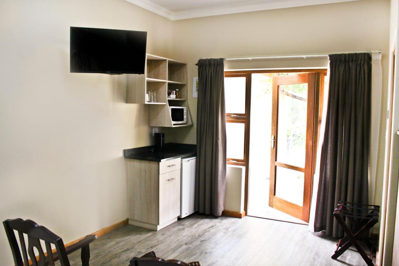17 On Bird Guest House 博福特西 外观 照片