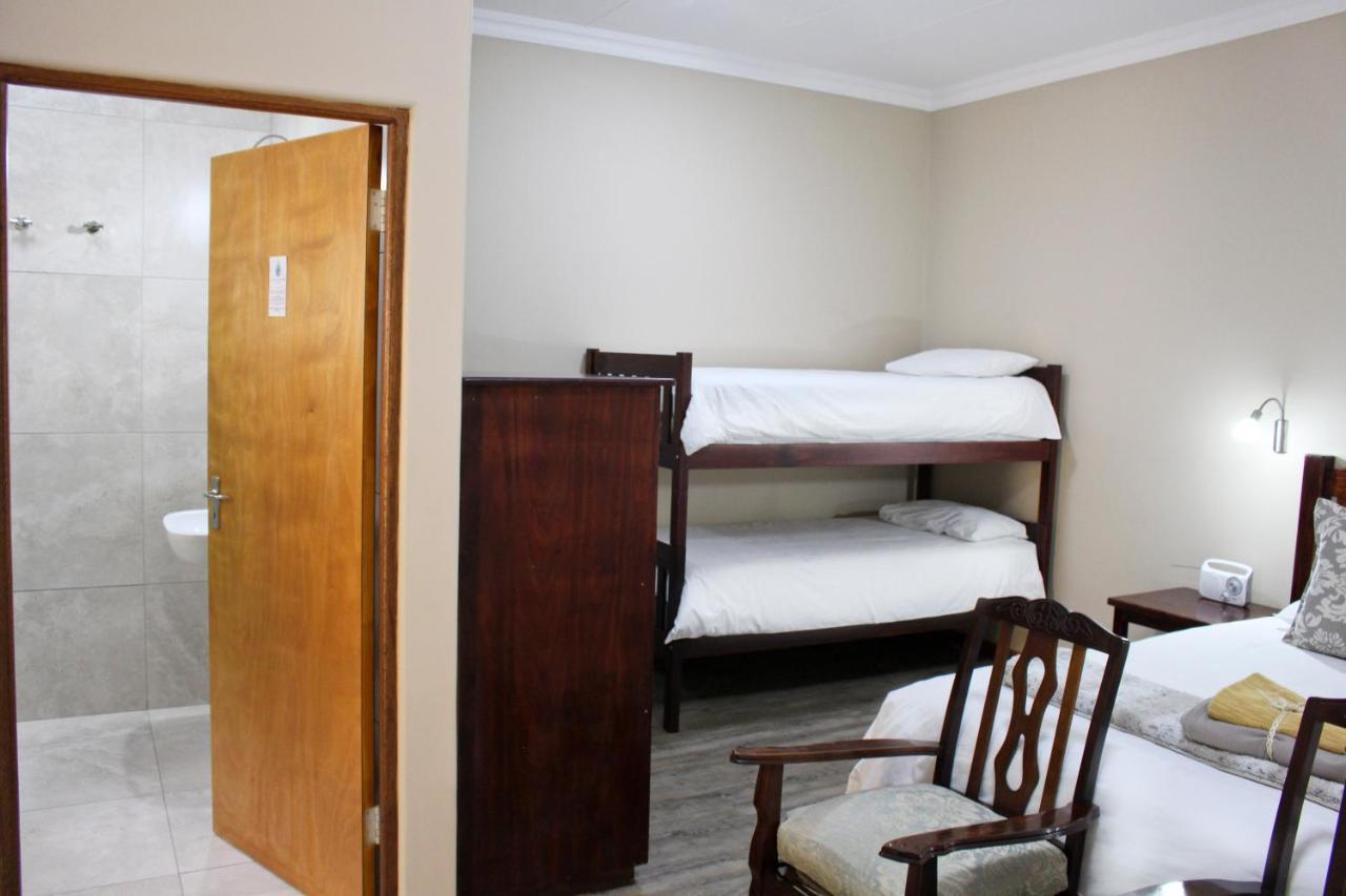 17 On Bird Guest House 博福特西 外观 照片